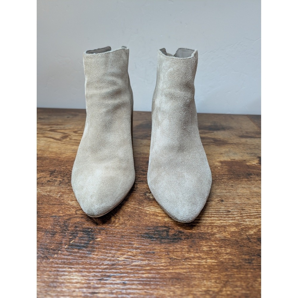 Steve Madden Suede Tan Block Heel Ankle Boots Zip Closure‎ Women's Size 6M